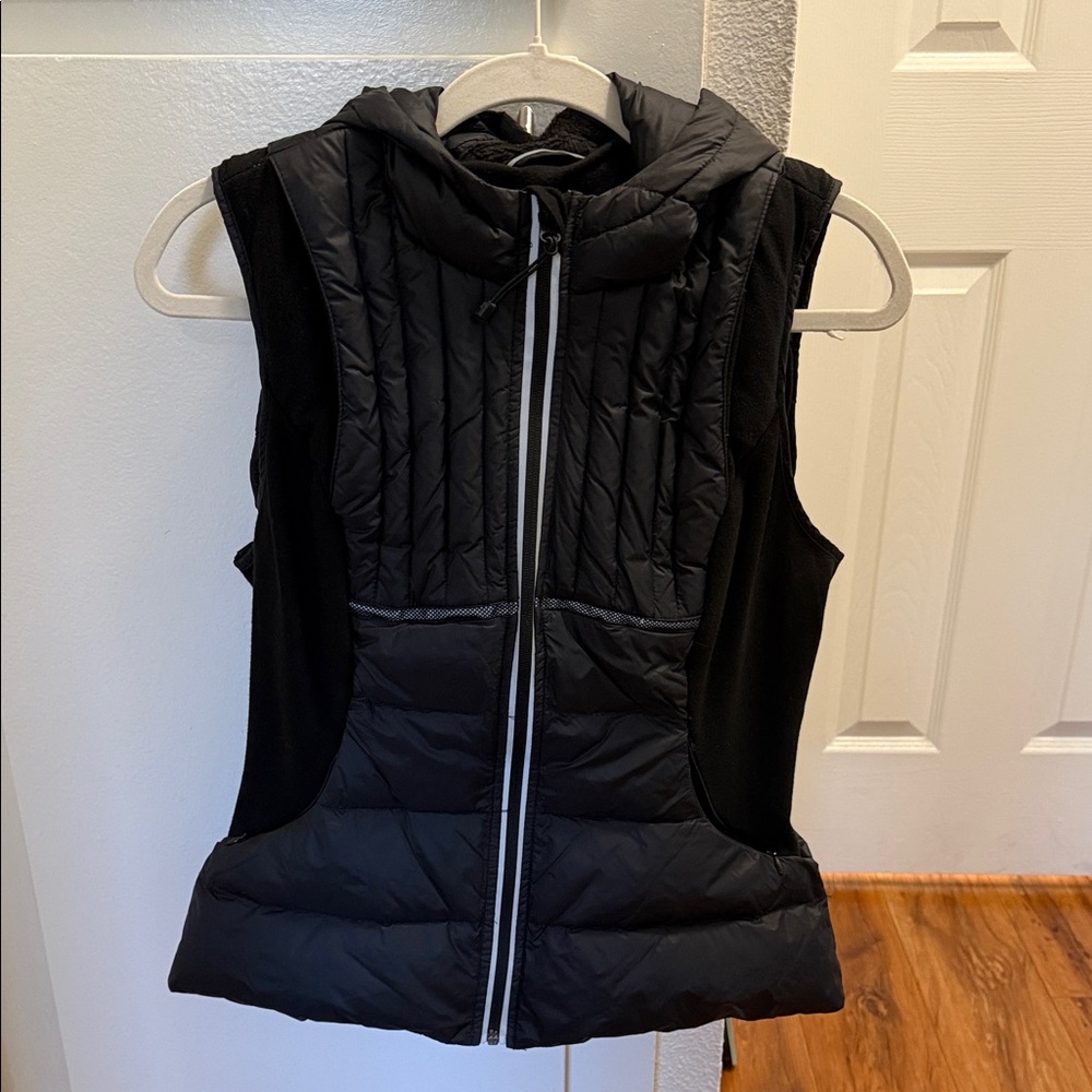 Blanc Noir - Hooded Vest